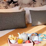 Hobou - Ex Acanthe Hotell 4*