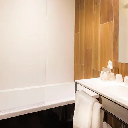 Acanthe - Billancourt ホテル 4*