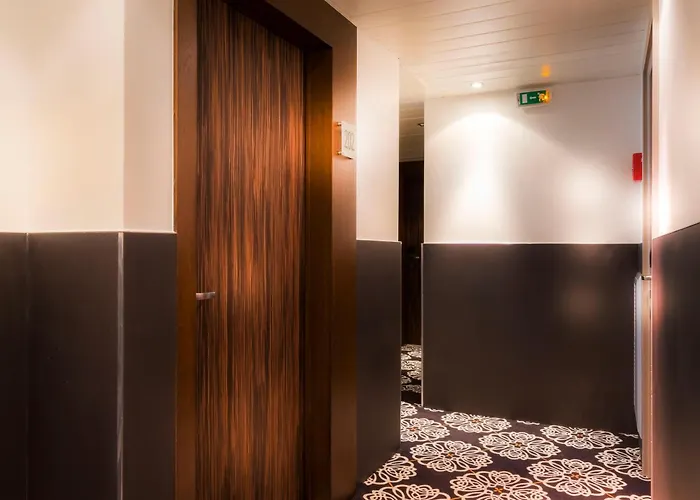 Hobou Ex Acanthe 4* Boulogne-Billancourt