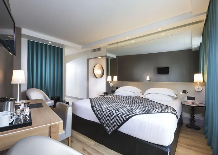 Hobou Ex Acanthe 4* Boulogne-Billancourt