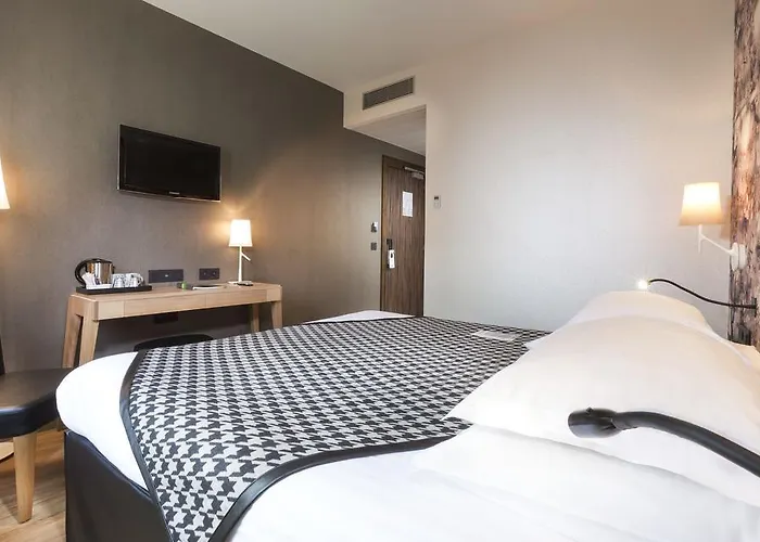 Hobou Ex Acanthe 4* Boulogne-Billancourt